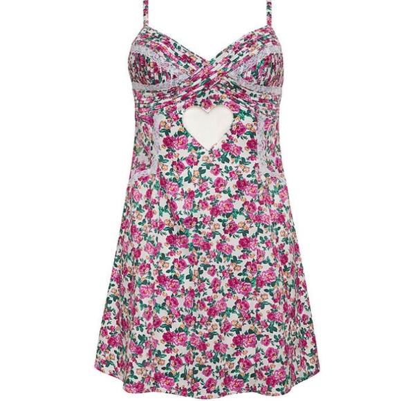 🎉HOST PICK 🎉 NWT For Love and Lemons 🍋 Heart Bloom Slip Dress - Picture 4 of 6
